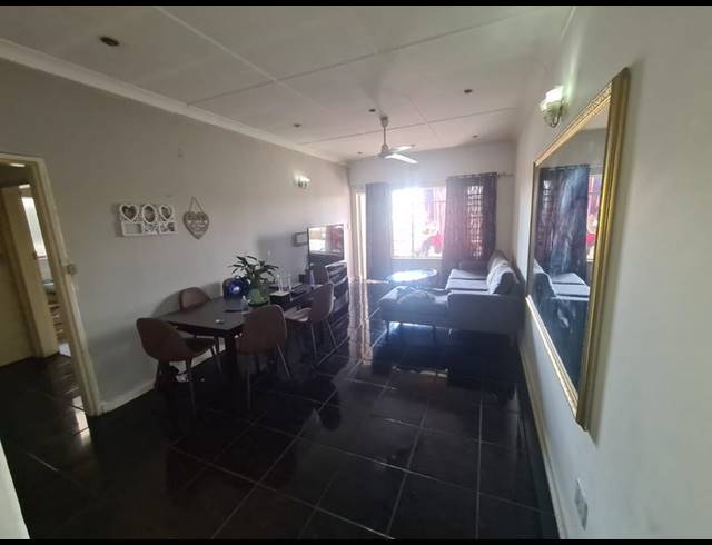 2 BEDROOM APARTMENT FOR SALE IN WYCHWOOD